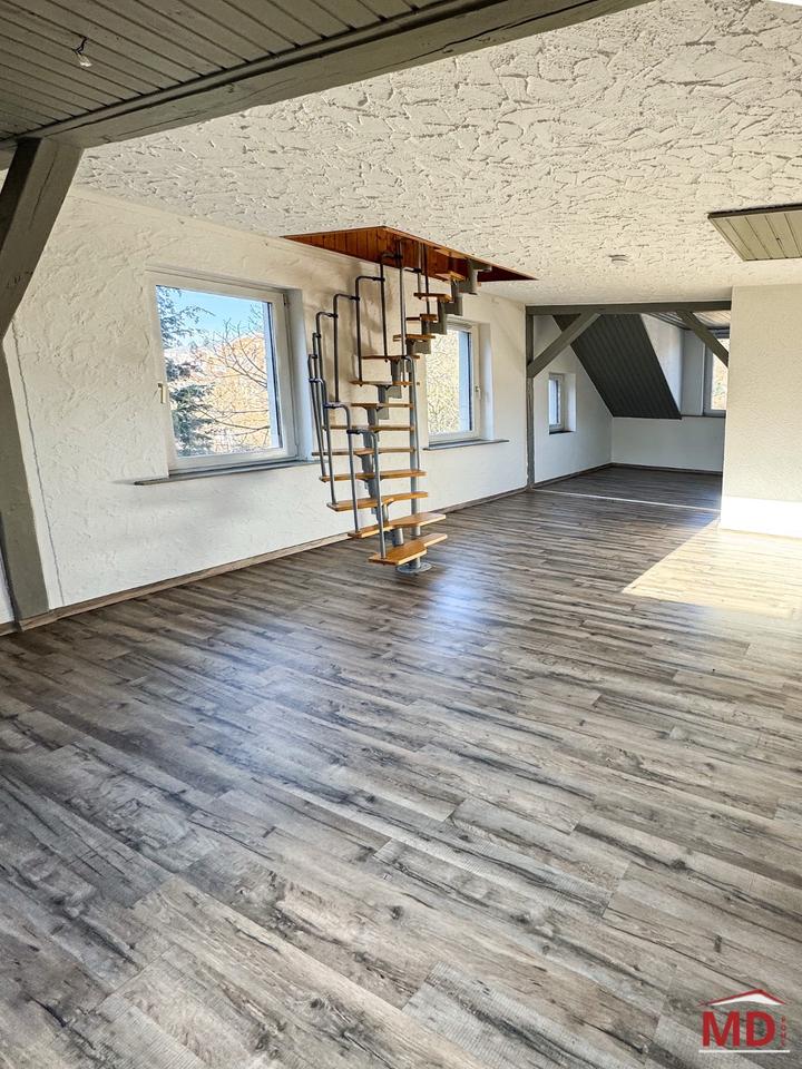 Thumbnail-Schöne helle Dachgeschosswohnung mit 5 Zimmern