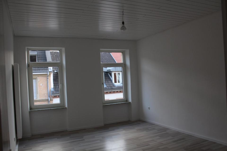 Thumbnail-2-Zi-Wohnung im 3.OG Altbau in der Südstadt Karlsruhe