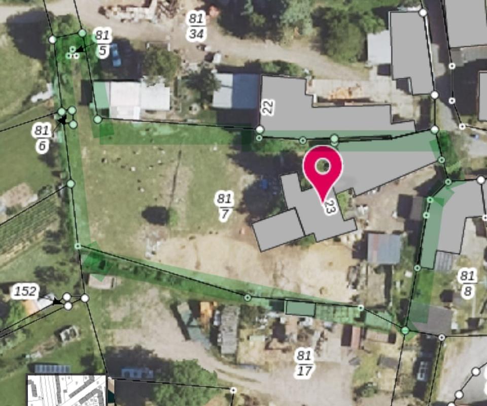 Thumbnail-Haus mit großen Potenzial zu verkaufen mit riesigen Grundstück