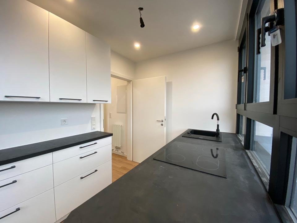 Thumbnail-Hochwertige, frisch Sanierte 2 ZKB Wohnung in Top Lage