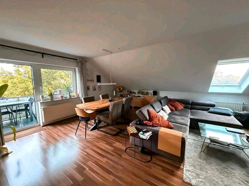 Thumbnail-3-Zimmer-Dachgeschosswohnung mit Balkon, EBK & 2 Stellplätzen