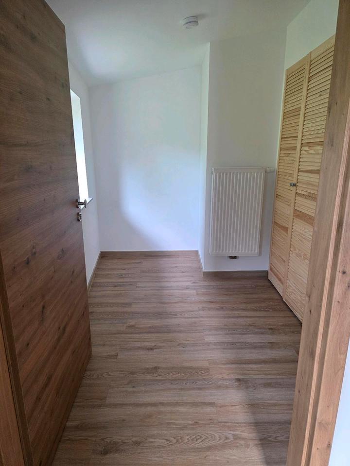 Thumbnail-3-Raum-Wohnung in Schwarza mit Einbauchküche und Dachterrasse