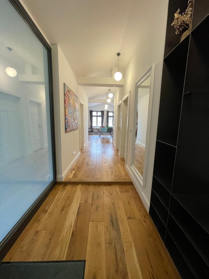 Thumbnail-zentrale Dachgeschosswohnung mit Eichendielen, möbliert, ruhig