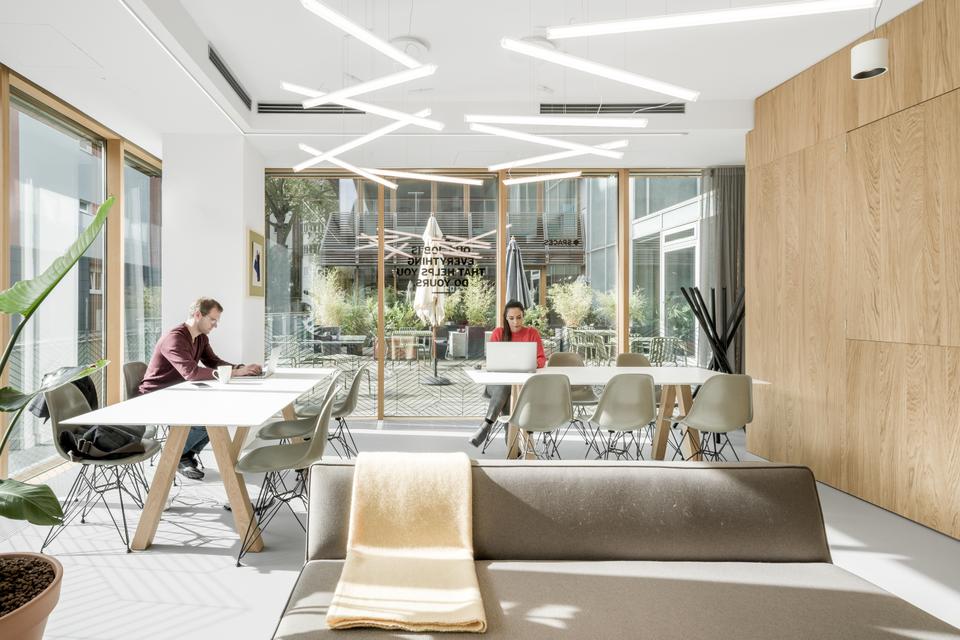 Thumbnail-Mitgliedschaften für flexible Arbeitsplätze in Spaces Kennedydamm