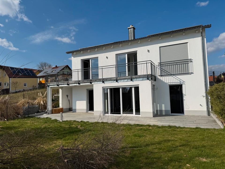 Thumbnail-Einfamilienhaus inkl. Appartement zum mieten in 93089 Aufhausen