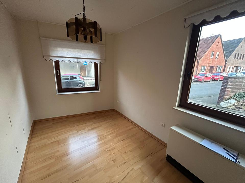 Thumbnail-Geräumiges Stadthaus mit 6 Zimmern und Balkon im Herzen von Liebenau zu vermieten