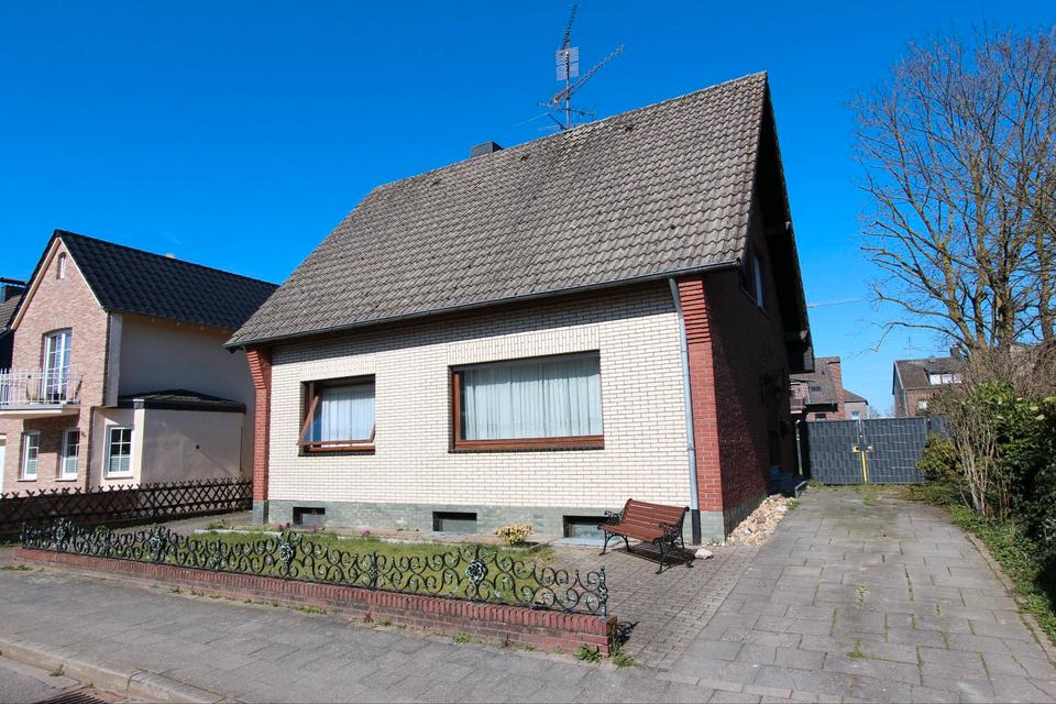 Thumbnail-Freistehendes Einfamilienhaus von Privat