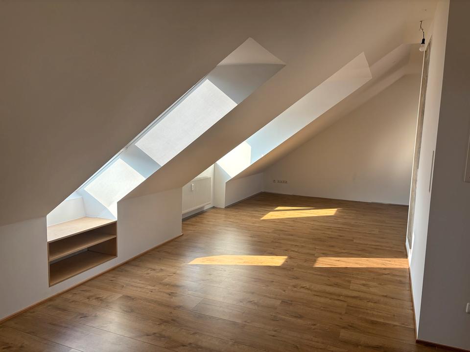 Thumbnail-4 Raum Dachgeschosswohnung zu vermieten