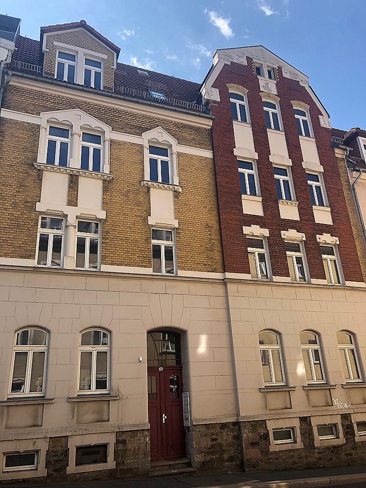 Thumbnail-Großzügig geschnittene 2-Zimmer-Wohnung mit Einbauküche