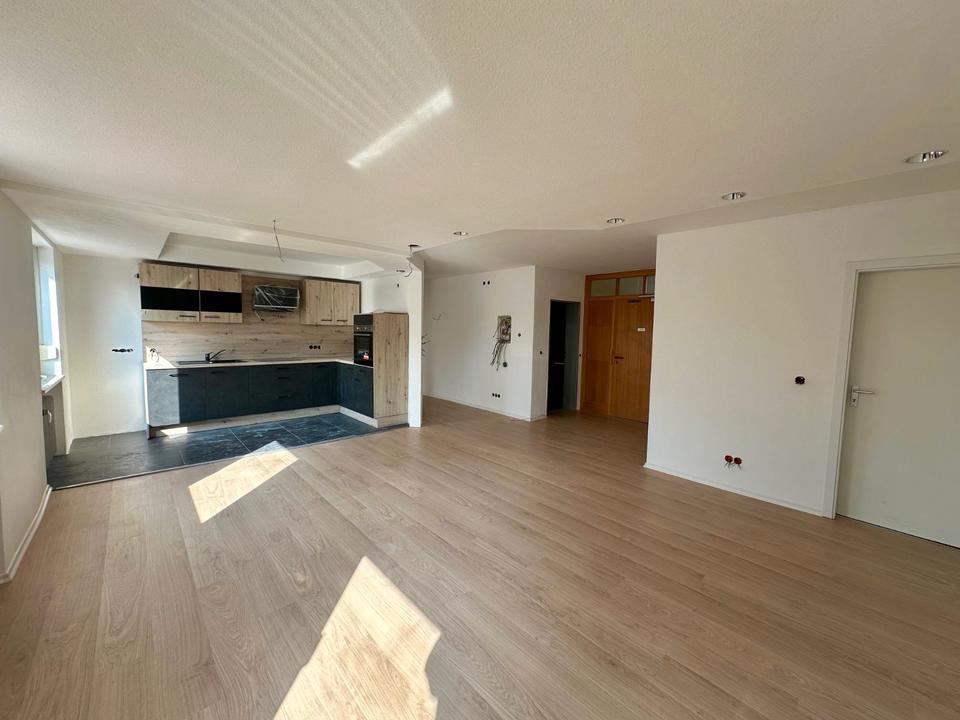 Thumbnail-Frisch kernsanierte 4,5-Zimmer-Wohnung (ca. 88 m²)