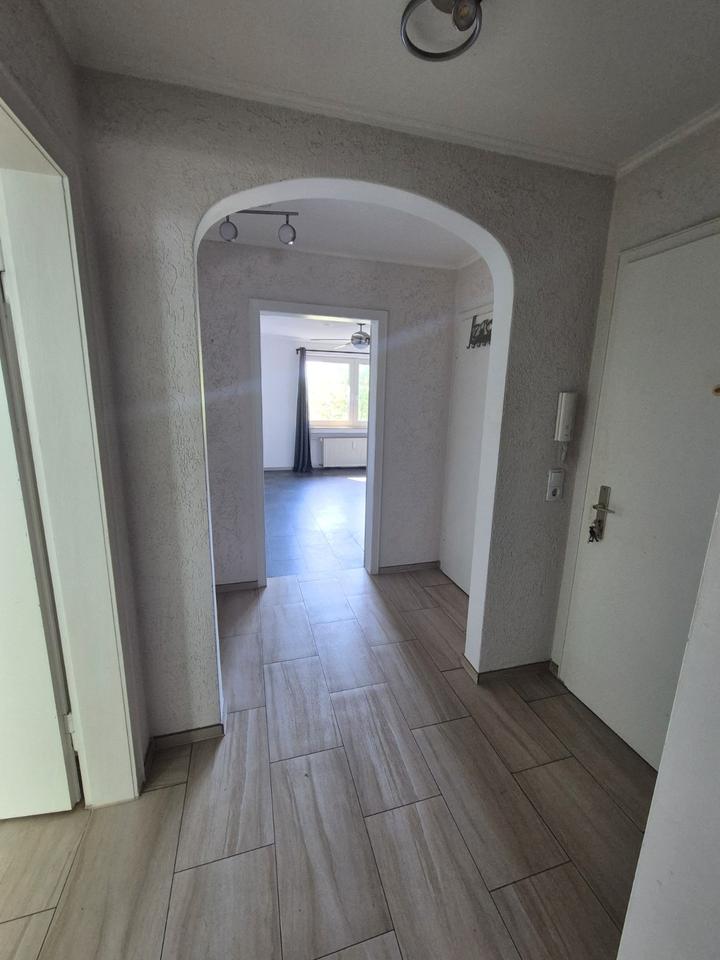 Thumbnail-Schöne 3 Zimmer Wohnung mit Balkon in ruhiger Lage