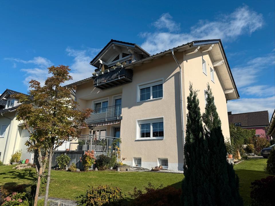 Thumbnail-Herrliche Aussicht ! 3-Zi.-DG-Wohnung in Deggendorf-Höhenlage
