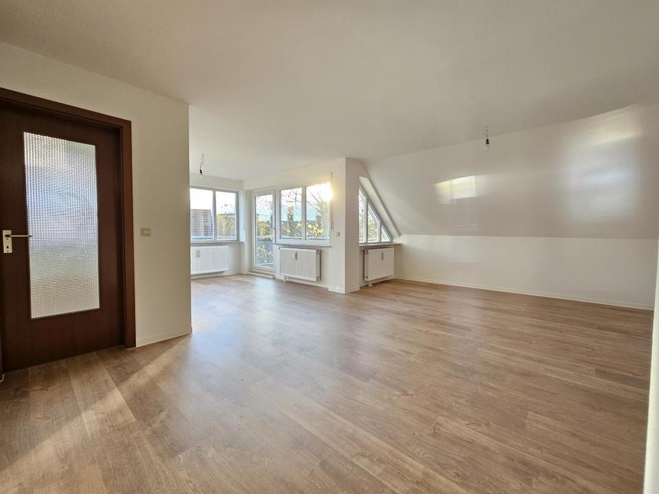 Thumbnail-Super schöne 4-Zimmer Wohnung im Grünen mit Balkon komplett renoviert