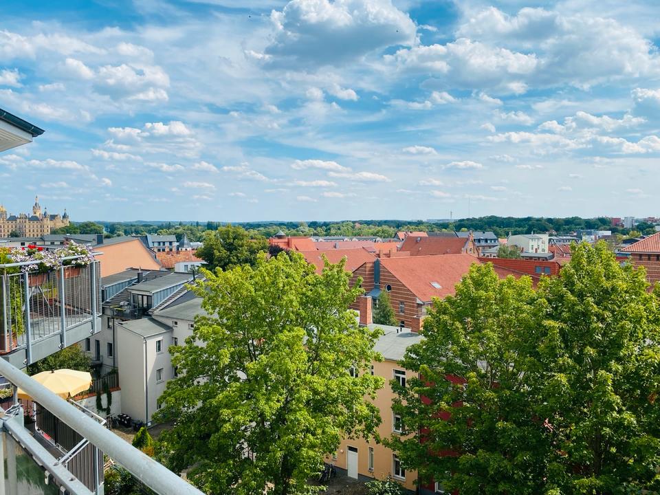 Thumbnail-Schöne 2-Zimmer DG Wohnung mit Aufzug in der Feldstadt