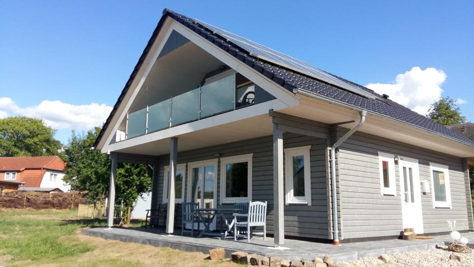 Thumbnail-Wohnblockhaus mit Wasserblick