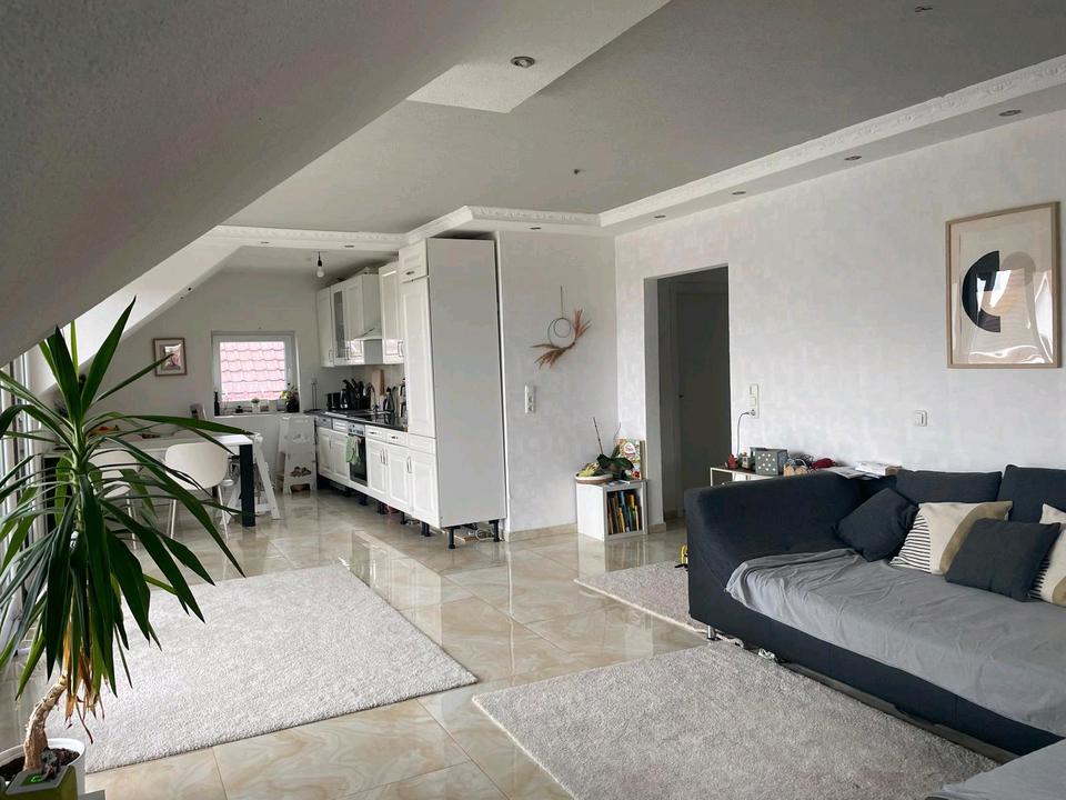 Thumbnail-3 Zimmer Dachgeschoss Wohnung mit Südbalkon in Top Lage, ab 01.05