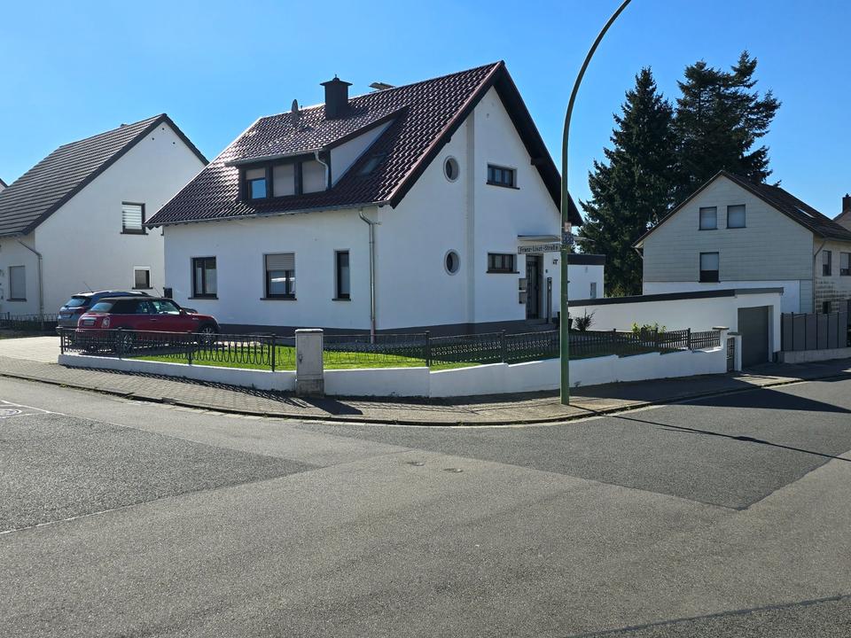Thumbnail-Ein-Zweifamilienhaus mit zusätzlichem Anbau Kirkel-Limbach