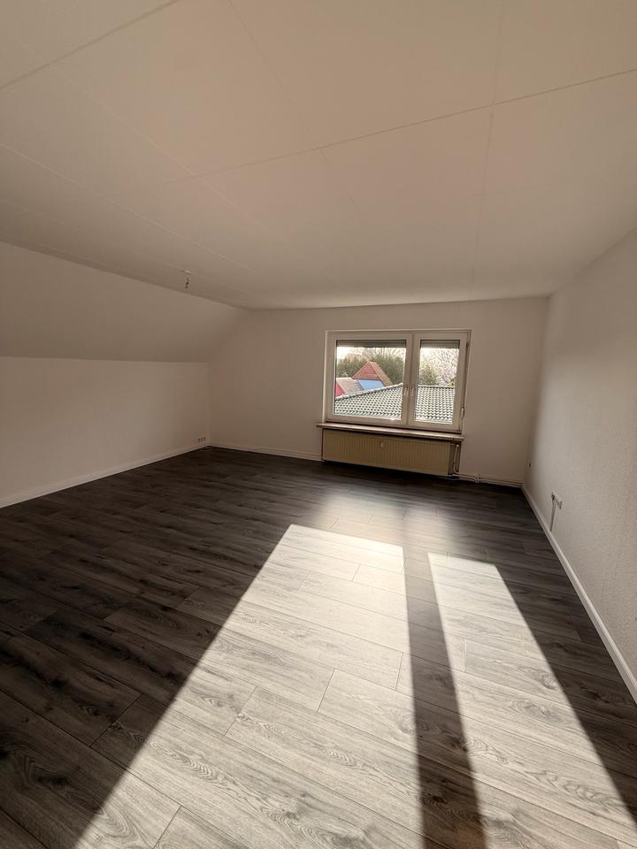 Thumbnail-Helle 2,5 Zimmer Wohnung nahe Bundeswehr-Stützpunkt Nordholz