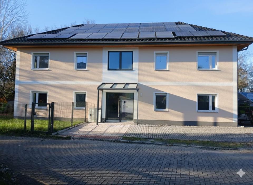 Thumbnail-Attraktive 3-Zimmer-Wohnung mit Wintergarten, Terrasse und Garten