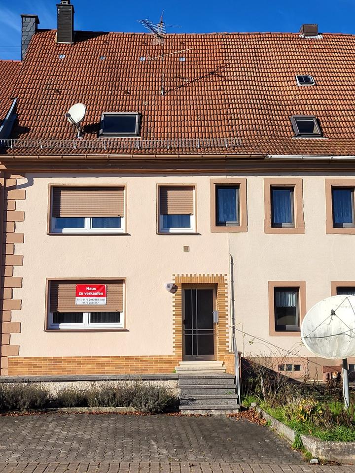 Thumbnail-Reihen- Einfamilien-Mittelhaus mit Hof