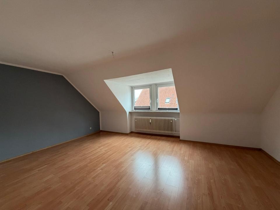 Thumbnail-Dachgeschosswohnung in Braunschweig-Lehndorf zu vermieten!