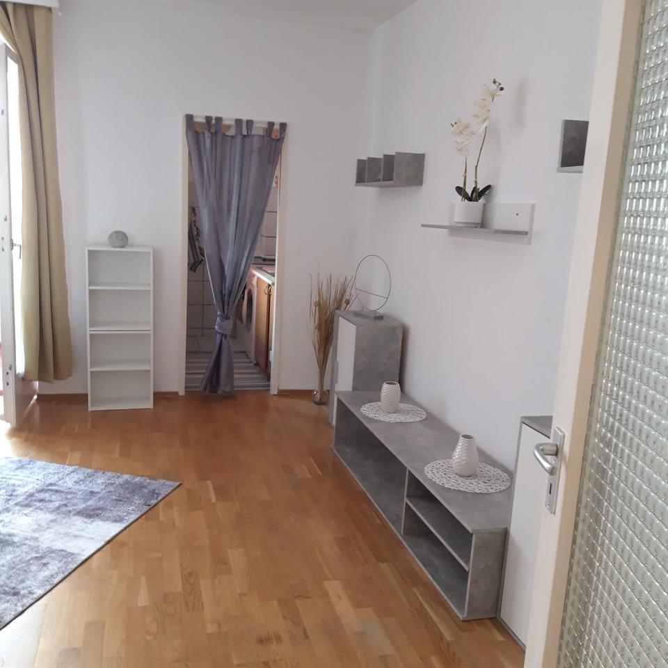 Thumbnail-Möblierte Wohnung mit Südbalkon in Berlin Charlottenburg