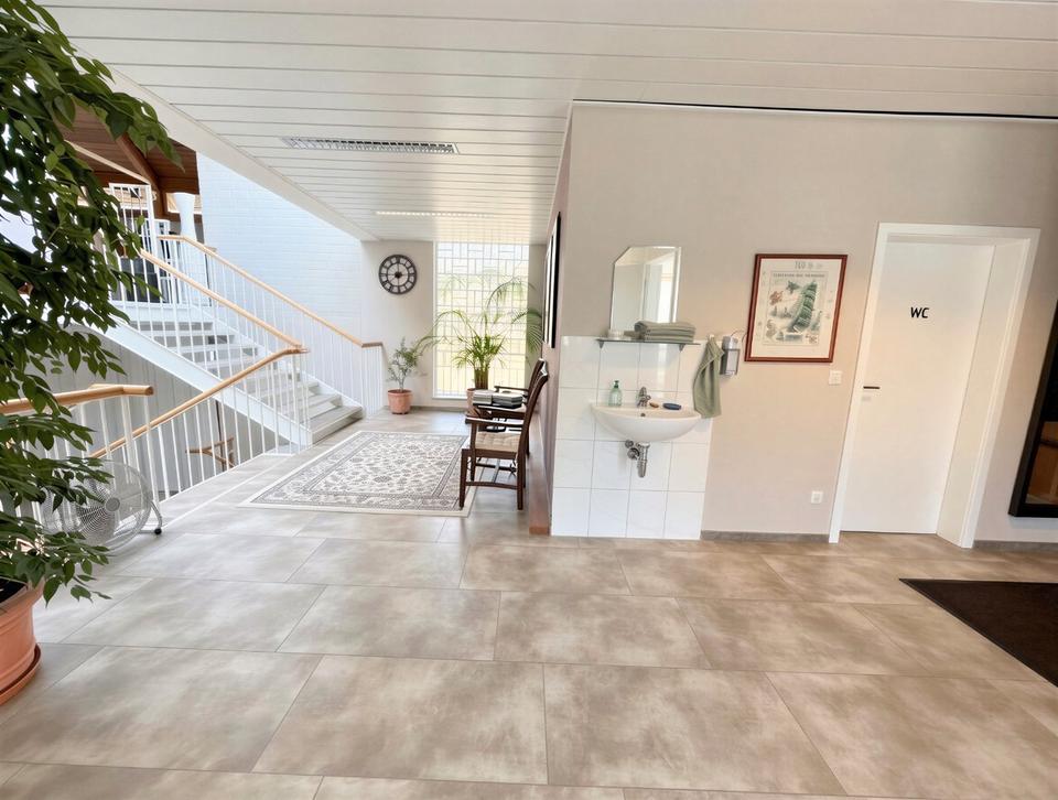 Thumbnail-Renditeobjekt 208m² Wohnfläche kombiniert mit 342m² Praxisfläche