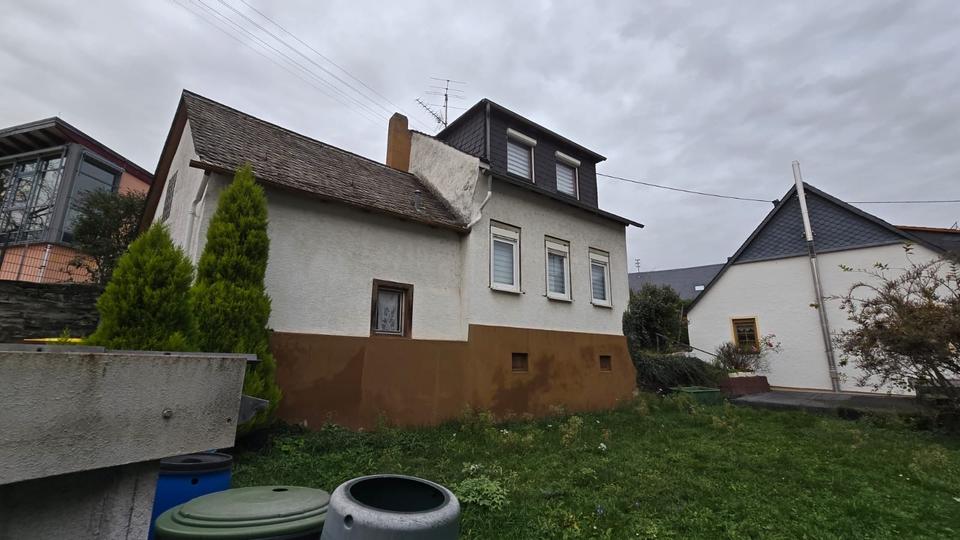 Thumbnail-Einfamilienhaus mit Scheune