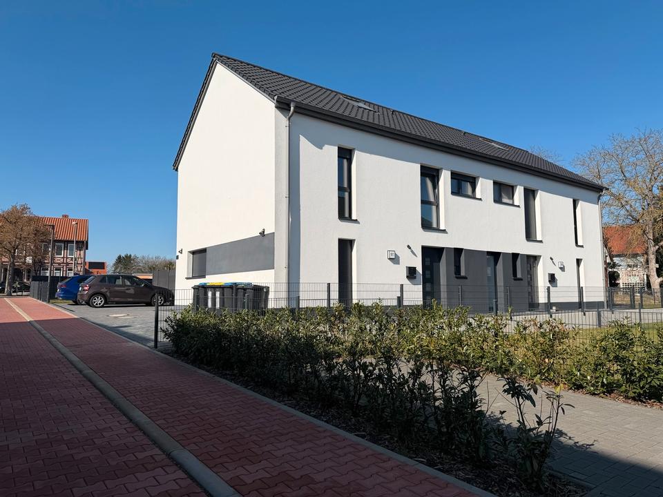 Thumbnail-KFW 40EE Doppelhaushälfte zu vermieten in wolfsburg wendschott