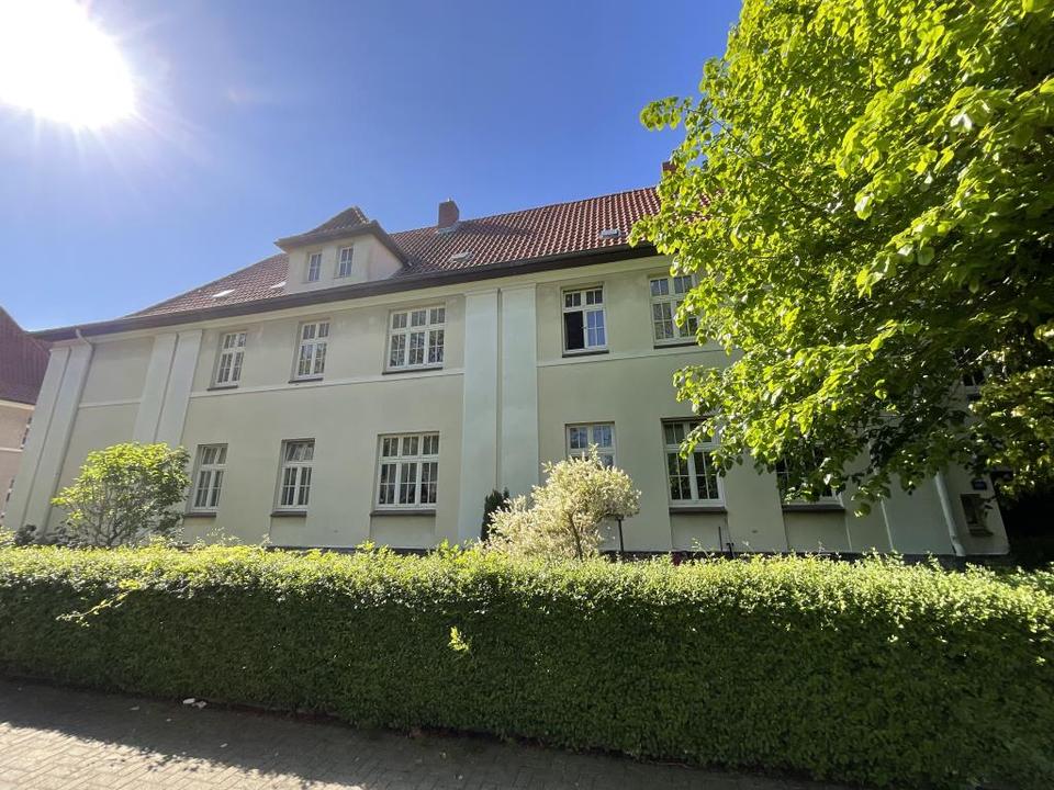 Thumbnail-Bereits modernisierte 3-ZKB–Balkonwohnung im Erdgeschoss in Heppens zu vermieten!