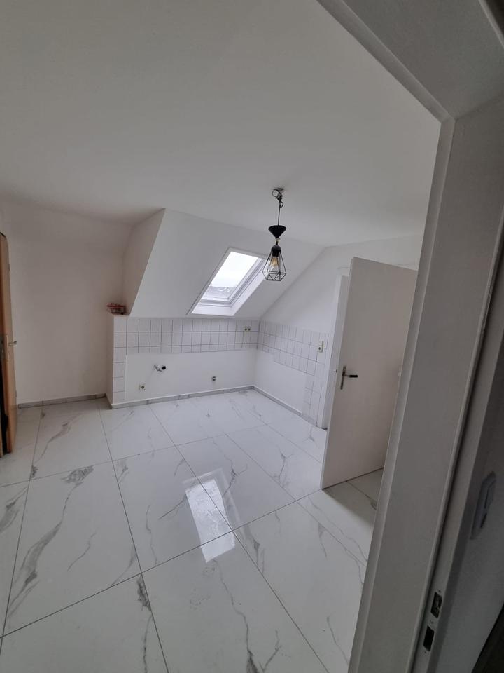 Thumbnail-Ab sofort 3 Zimmer Dachgeschosswohnung zu vermieten!