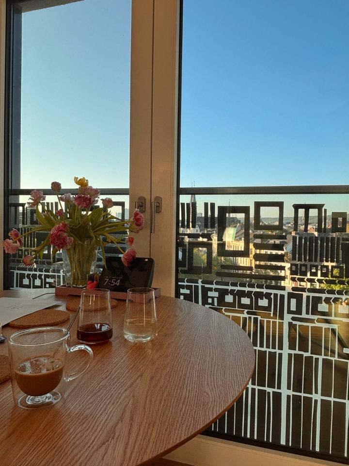 Thumbnail-Wohnen über der Kirschblüte: Barrierefreies Skyline-Apartment mit