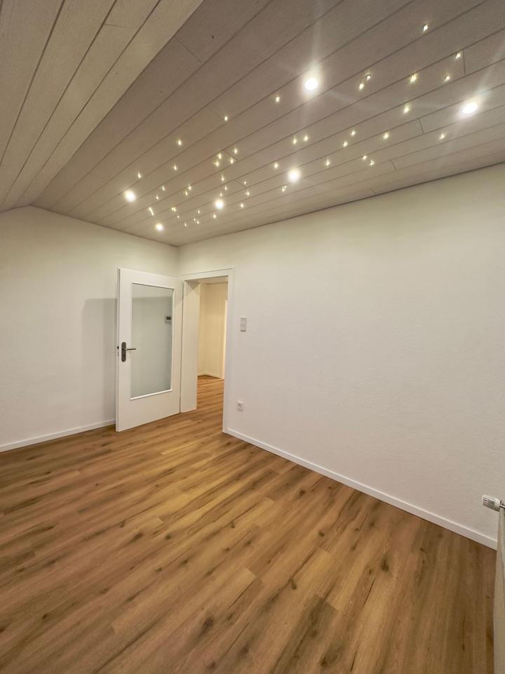 Thumbnail-Kernsanierte 3-Zimmer DG-Wohnung zum 01.06