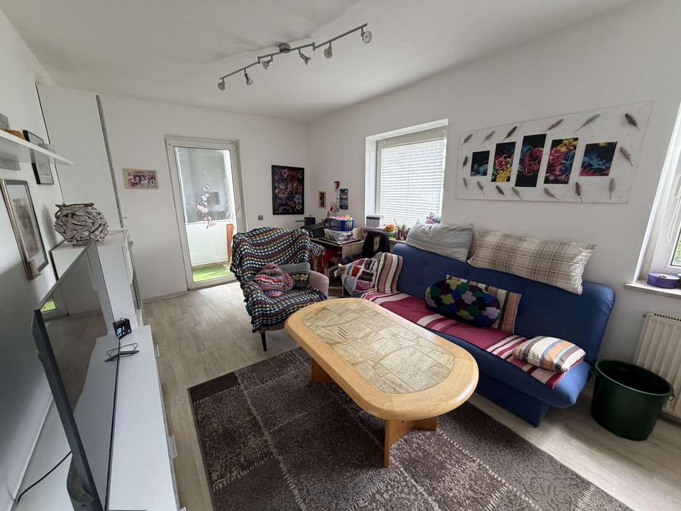 Thumbnail-Schöne 3-Zimmerwohnung mit Stellplatz zentral in Ebersdorf.