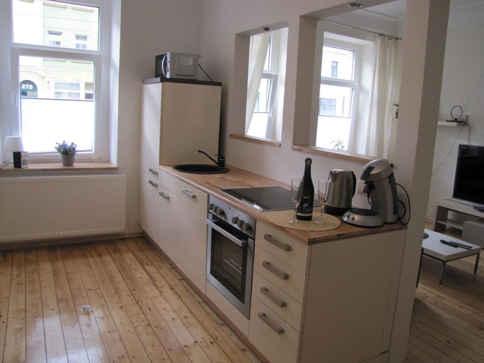 Thumbnail-Möblierte Altbauwohnung mit Dielen & Stuck – 55 m², bezugsfrei