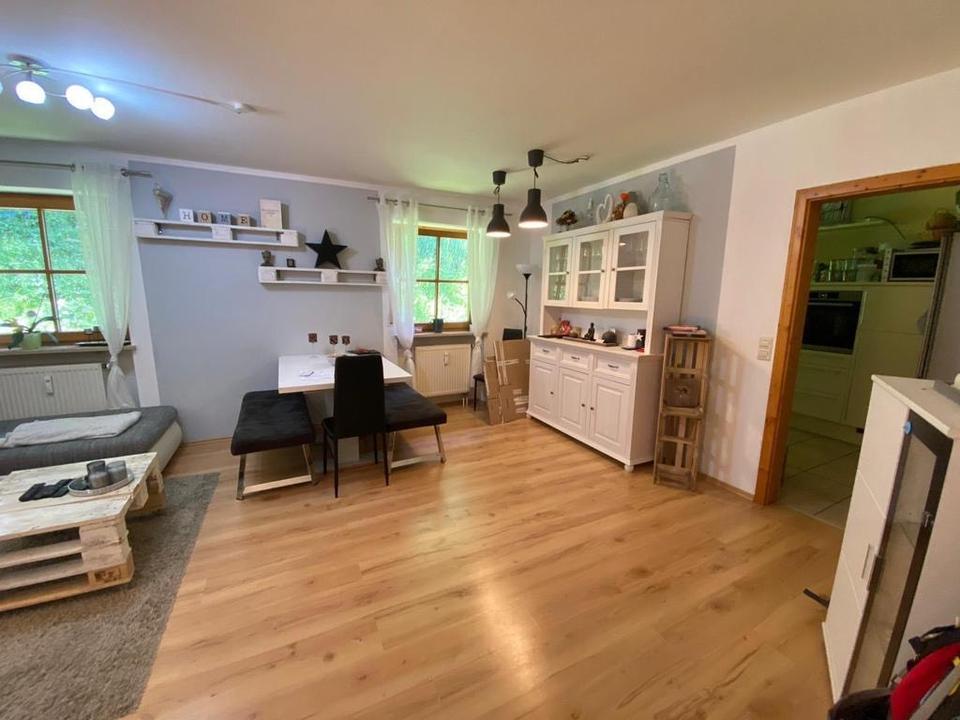 Thumbnail-Siegsdorf 4 Zimmer Maisonette Wohnung 115qm inkl. Garage und EBK