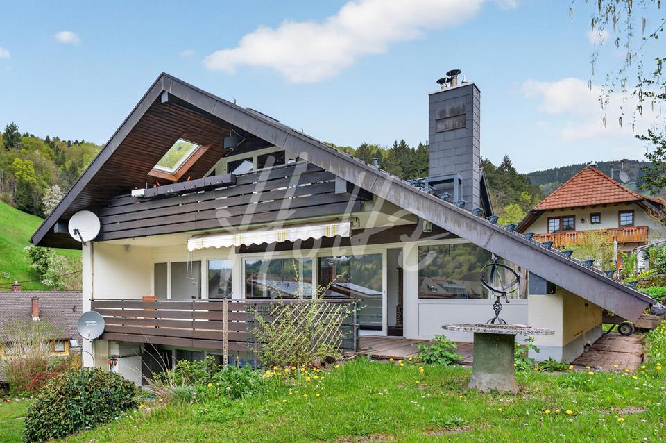 Thumbnail-Perfekt für Familien! Lichtdurchflutete 4,5-Zimmer-Wohnung mit Panoramablick, Terrasse, Garten und Kamin in ruhiger Lage in St. Ulrich zu vermieten...
