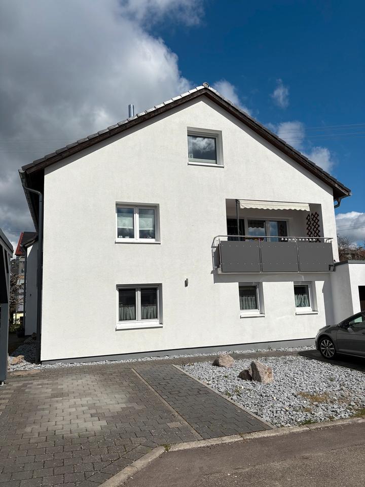 Thumbnail-Helle 4,5 Zimmer Wohnung mit Balkon und Doppelcarport