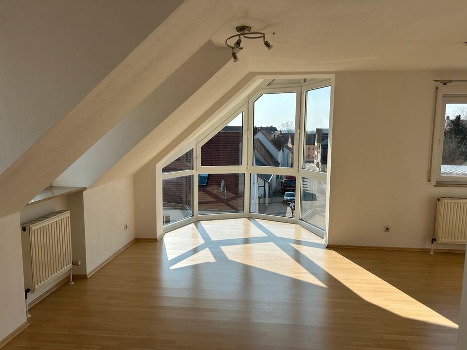 Thumbnail-Helle 2-Zimmer-Wohnung mit Loft-Charakter Balkon und Dachboden