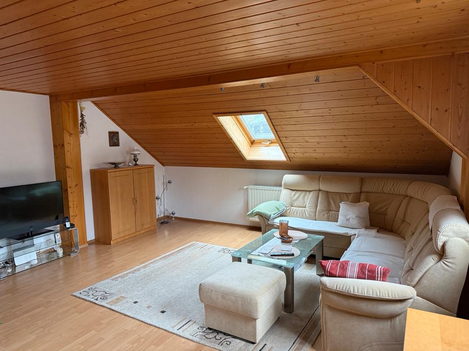 Thumbnail-Vermiete 3 Zimmer Dachgeschosswohnung - neues Bad