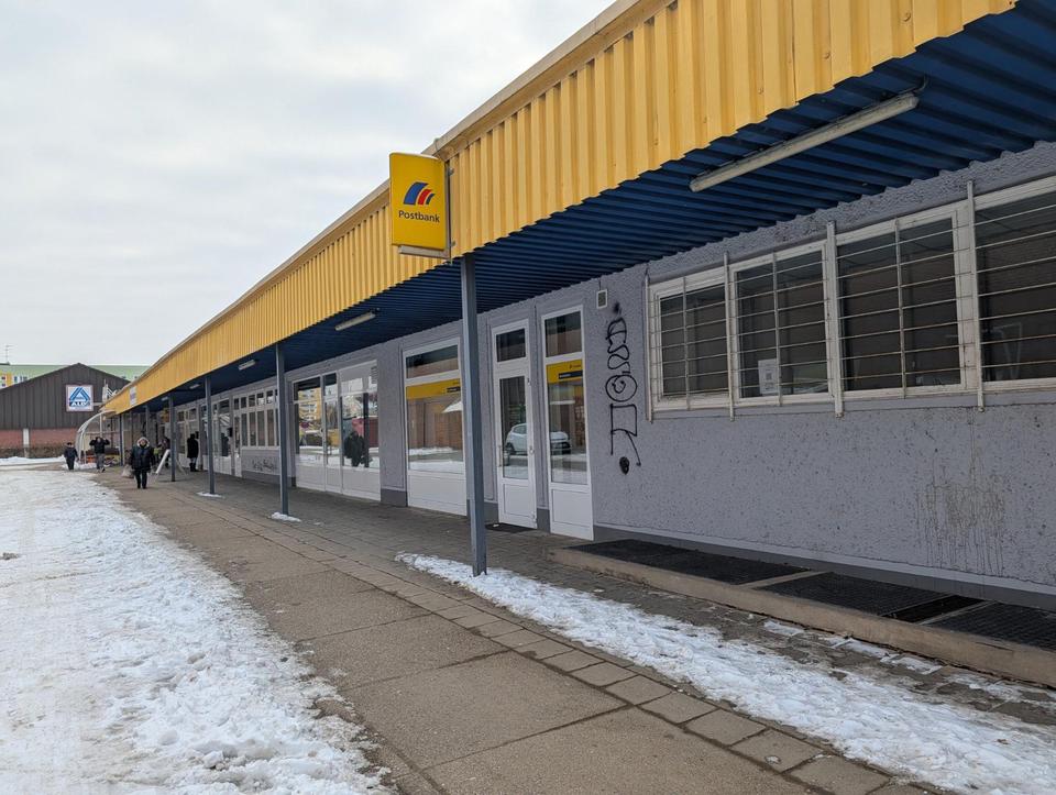 Thumbnail-Kleine Gewerbeeinheit in Staßfurt Nord