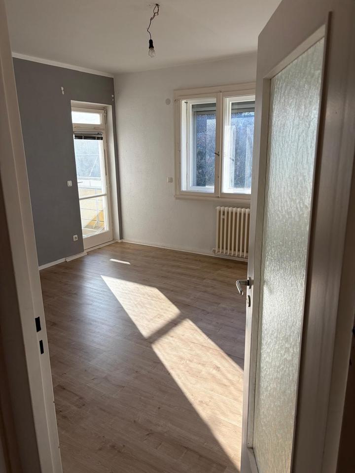 Thumbnail-1- Zimmer-Dachgeschosswohnung mit großem Balkon in Berlin-Spandau