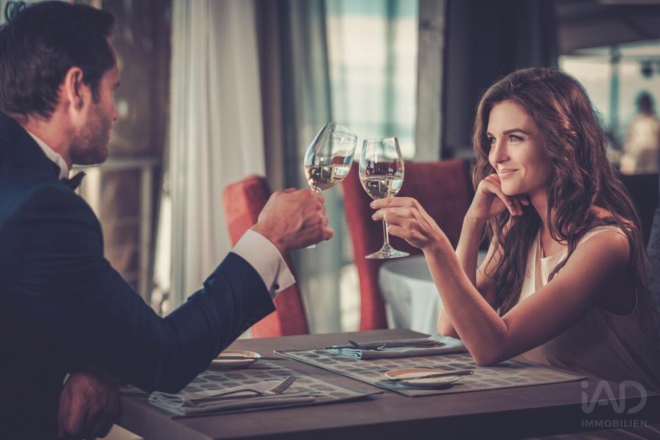 Thumbnail-Diskrete Vermietung eines Restaurants mit Veranstaltungsraum und optionaler Erweiterung