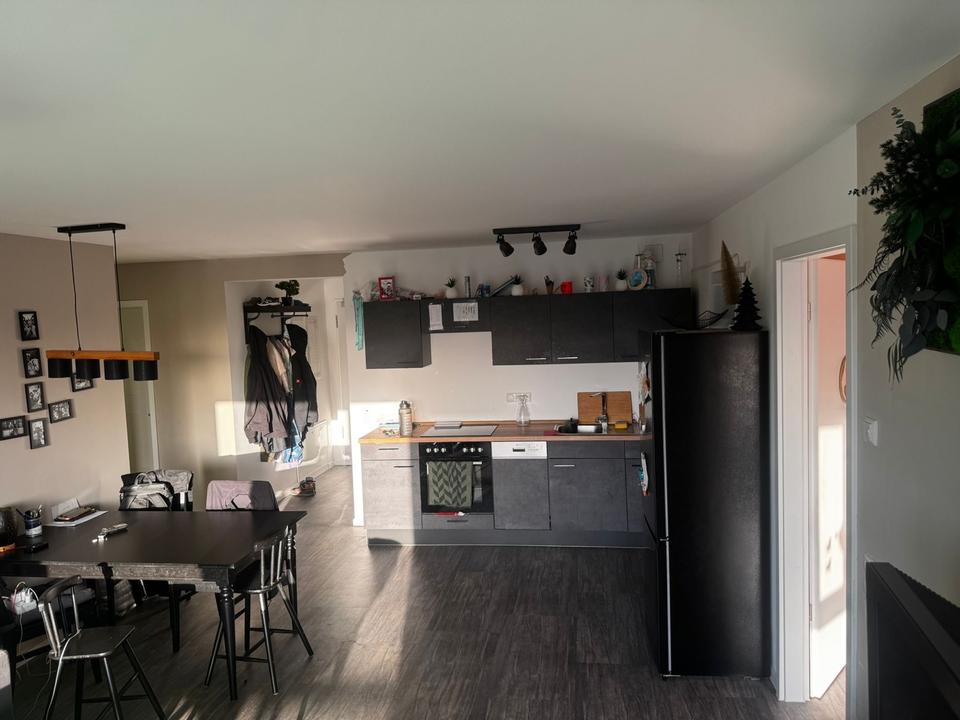 Thumbnail-3-Raumwohnung+Balkon+Stellplatz+Fahrstuhl