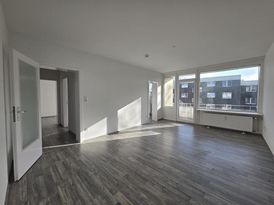 Thumbnail-Renovierte 3-Zi-Wohnung im 2.OG in gefragter und Wohnanlage Ruhrhöhe - ideal für Paare und kl. Fam.