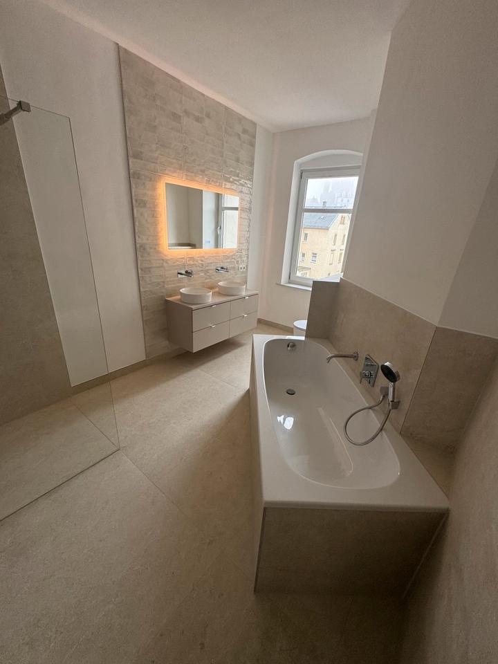 Thumbnail-STILLVOLLE 3-RAUM-WOHNUNG MIT BURGBLICK IN MEIßEN