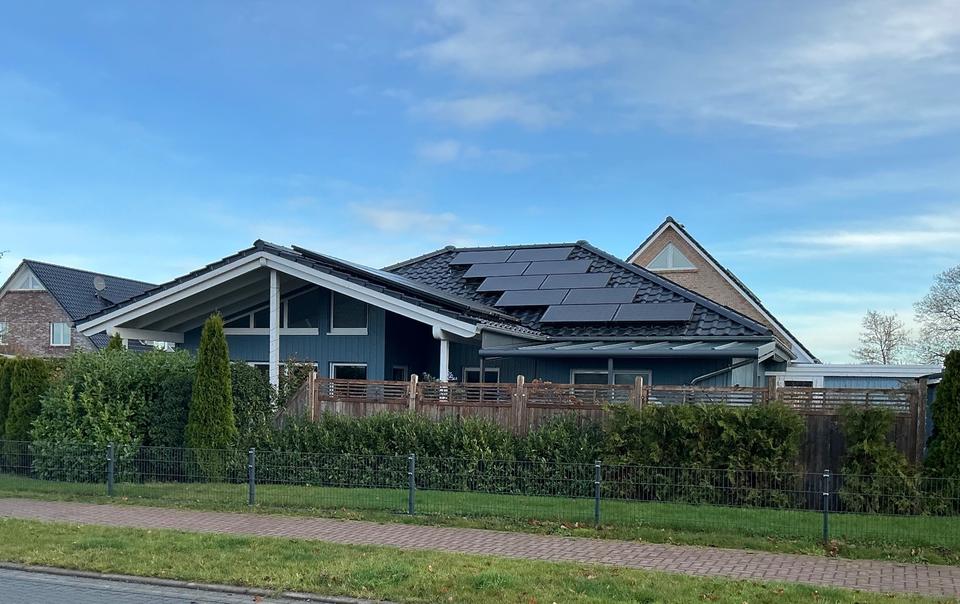 Thumbnail-Individuelles HolzhausBungalow aus 2017, ca. 110 m², mit KFW 40+