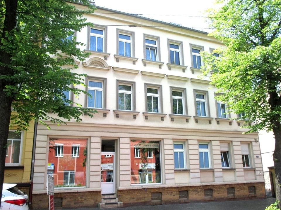 Thumbnail-Lichtdurchflutete, große 2 Zi.+ Wohnküche mit eigenem Parkplatz