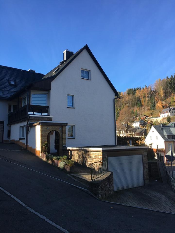 Thumbnail-Vermiete Dachgeschosswohnung 3 Raum Wohnung Garage