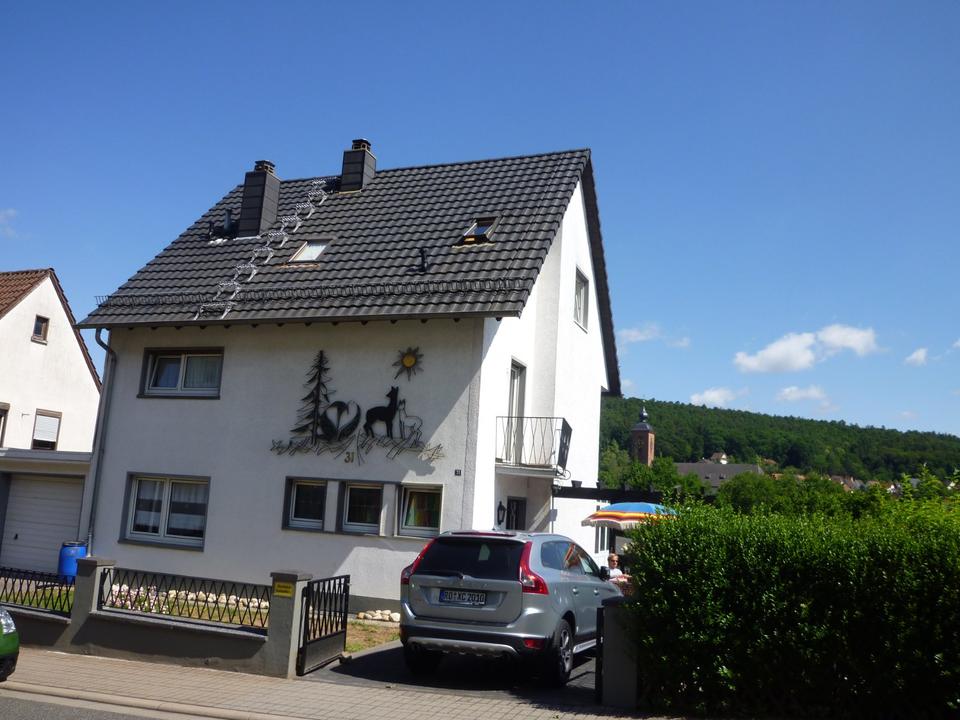 Thumbnail-Einfamilienhaus mit Bungalowanbau und Einliegerappartement